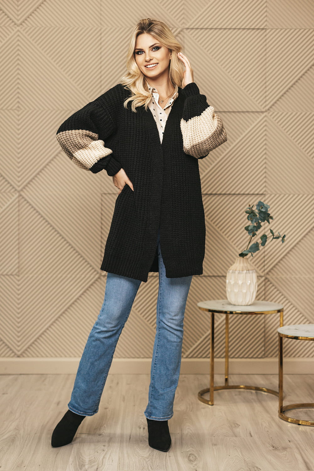 Sweter Kardigan Model 70041 Black - PeeKaBoo188774 - Czarny - obrazek 2