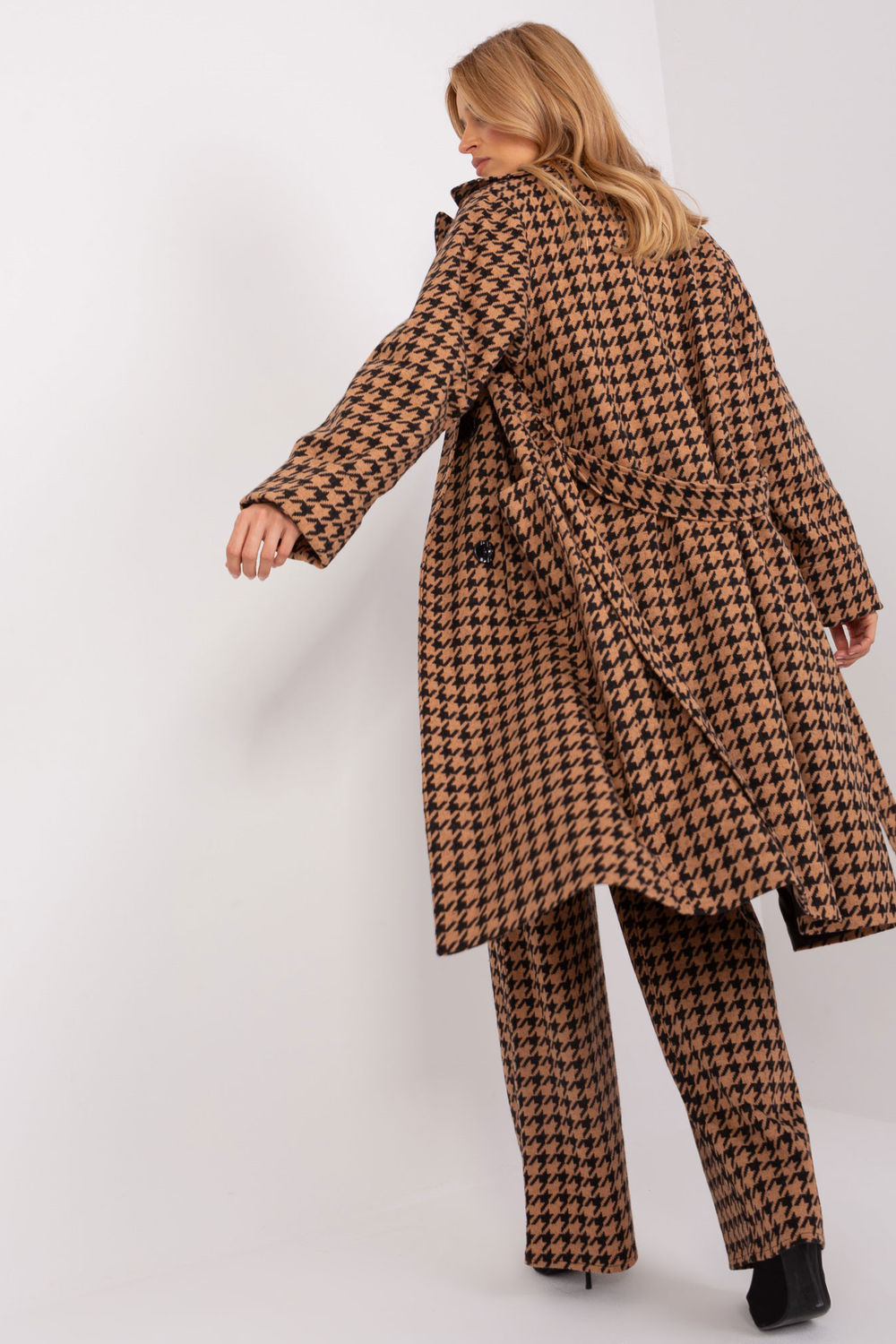 Płaszcz Damski Model LK-PL-509407.96P Camel - Lakerta188804 - Brązowy - obrazek 4