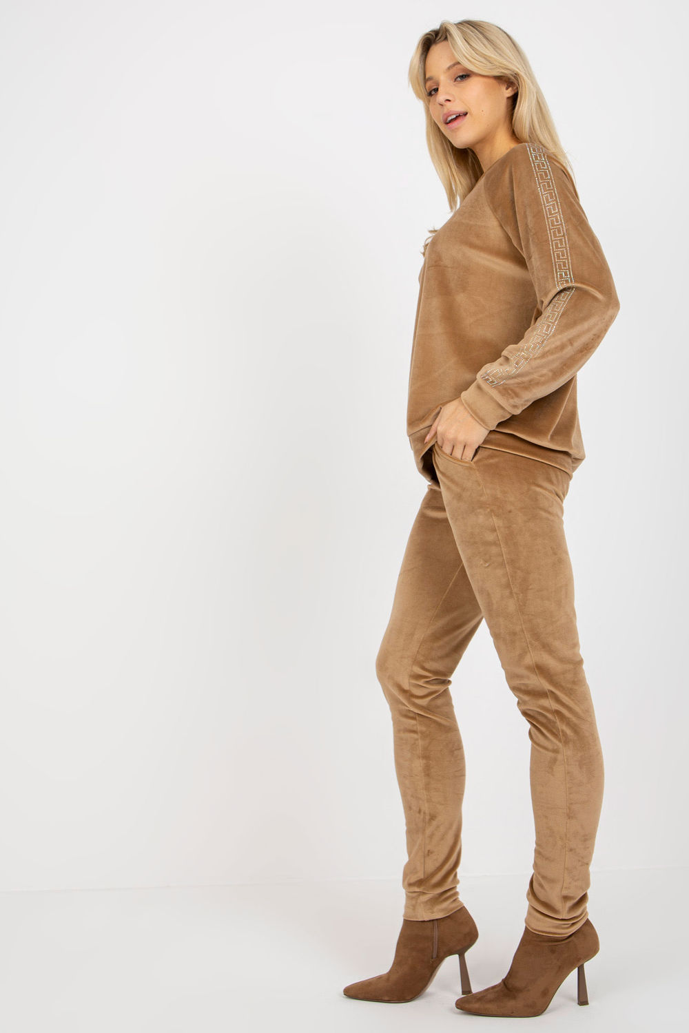 Spodnie Komplet Model RV-KMPL-8436.40 Camel - Relevance191247 - Brązowy - obrazek 3