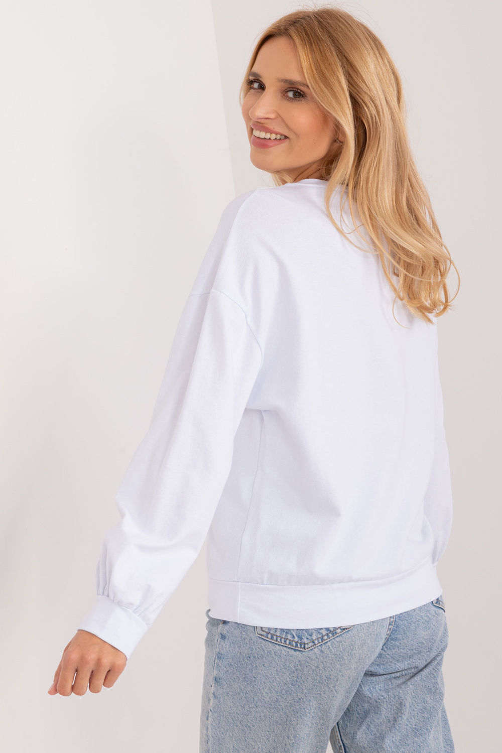 Bluza Damska Model DHJ-BZ-8856.39 White - Italy Moda193343 - Biały - obrazek 3