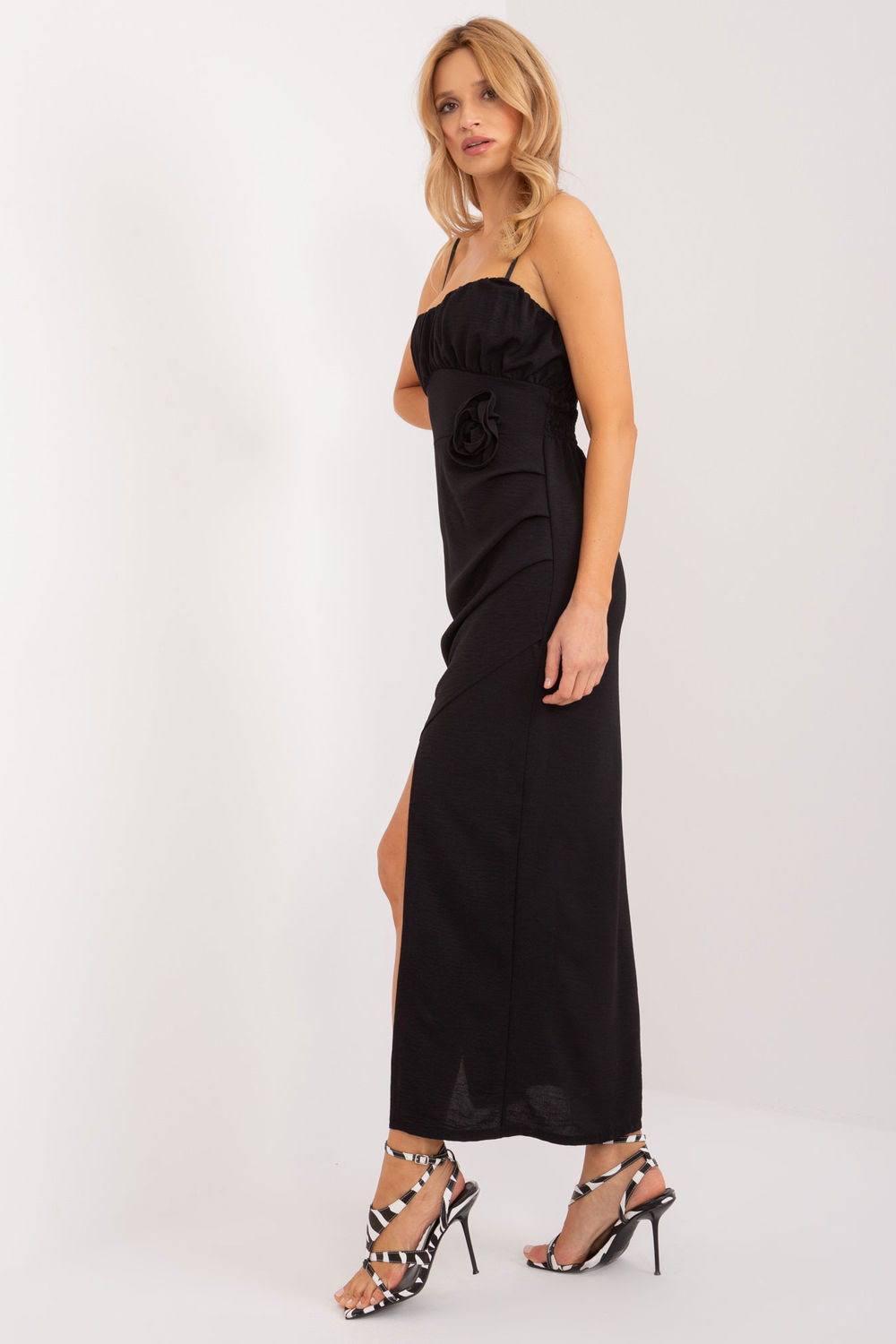 Sukienka Model DHJ-SK-18992.62 Black - Italy Moda195942 - Czarny - obrazek 2