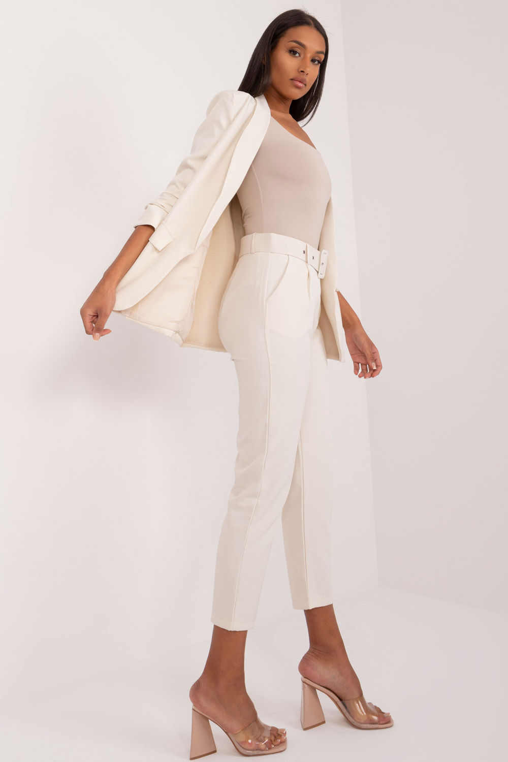 Spodnie Damskie Model TW-SP-BI-22880-2.47 Light Beige - Och Bella197065 - Beżowy - obrazek 2