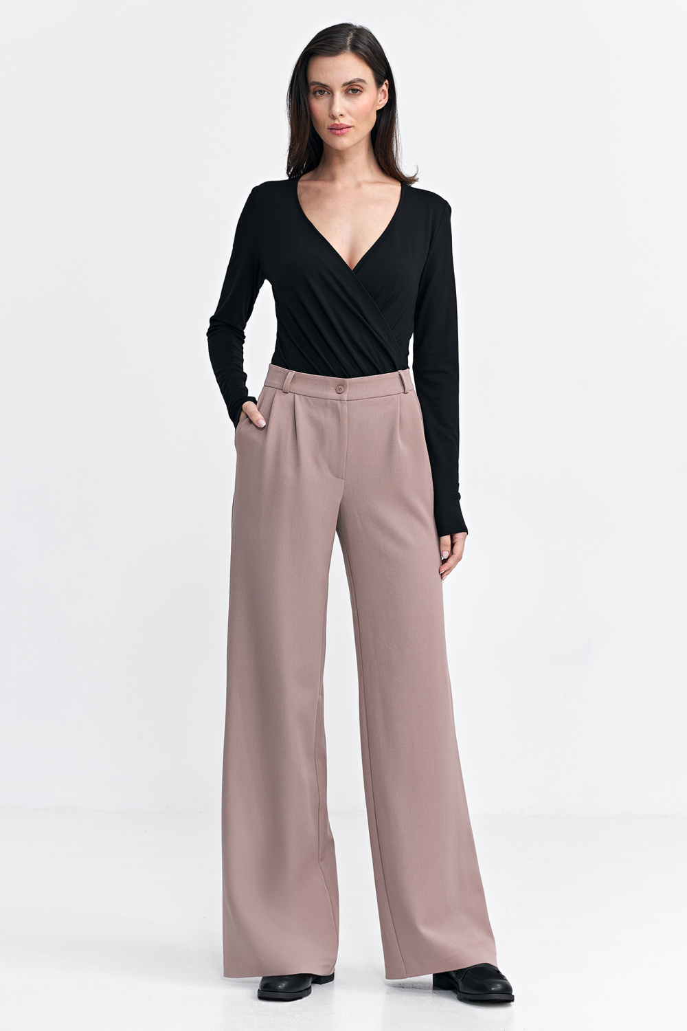 Spodnie z zakładkami wide leg SD104 Beige - Nife200388 - Beżowy - obrazek 2
