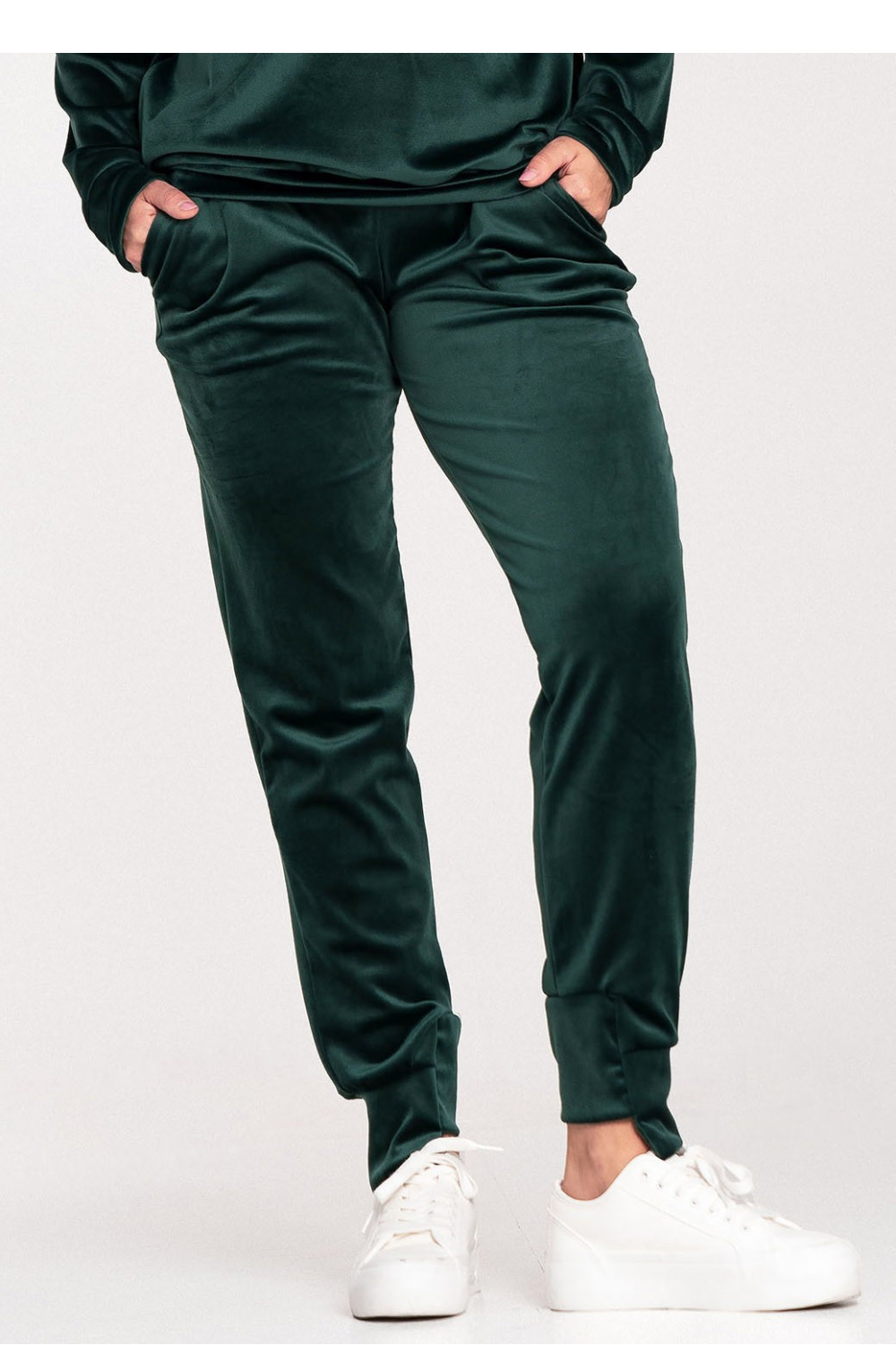 Spodnie Dresowe Model M746 Green - Figl201501 - Zielony