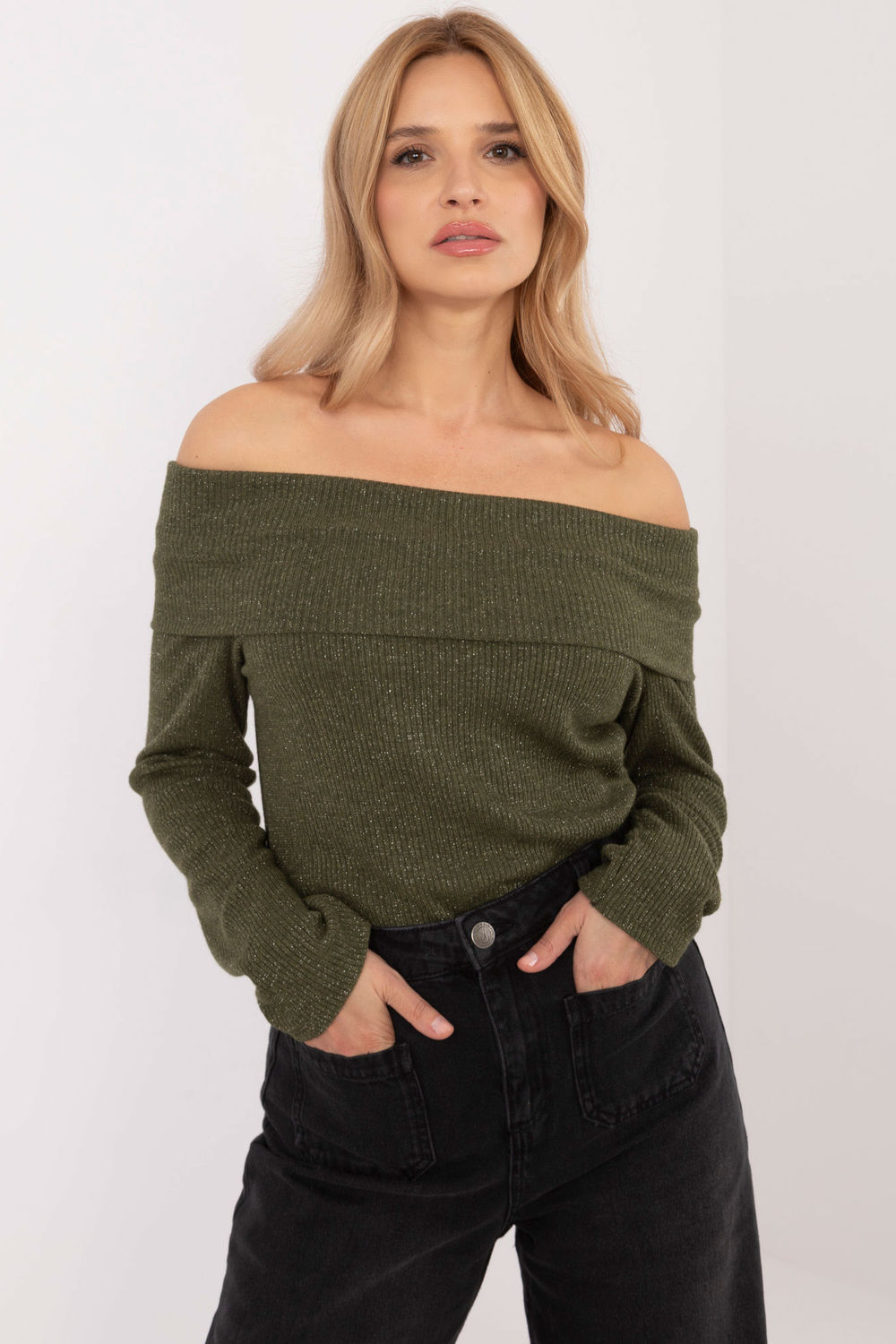 Sweter Damski Model DHJ-SW-A2449.33 Khaki - Italy Moda202748 - Zielony