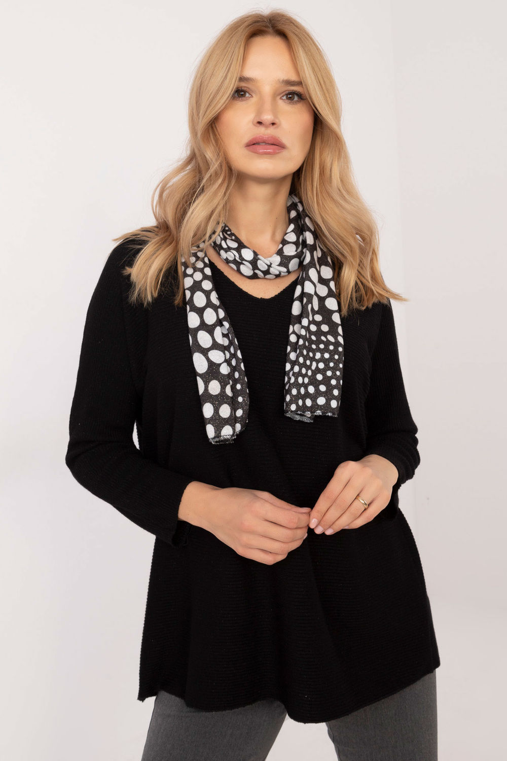 Sweter Damski Model DHJ-BZ-19226.91 Black - Italy Moda202908 - Czarny