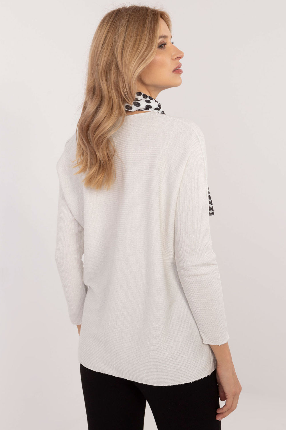 Sweter Damski Model DHJ-BZ-19226.91White - Italy Moda202909 - Biały - obrazek 3