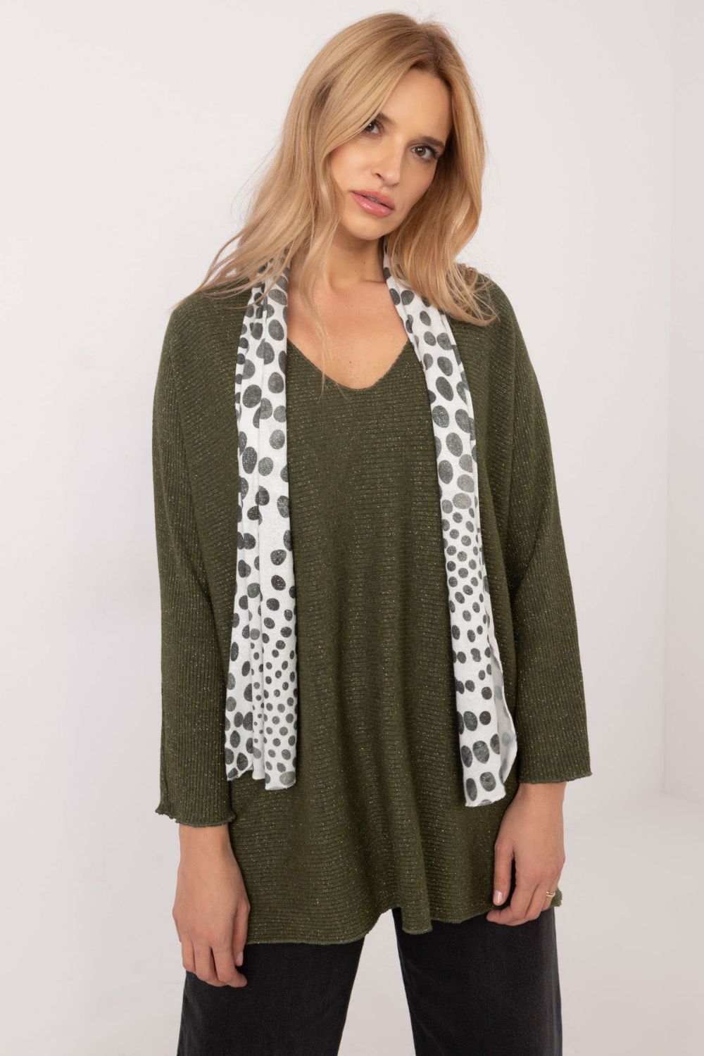 Sweter Damski Model DHJ-BZ-19226.91 Khaki - Italy Moda202910 - Zielony - obrazek 3