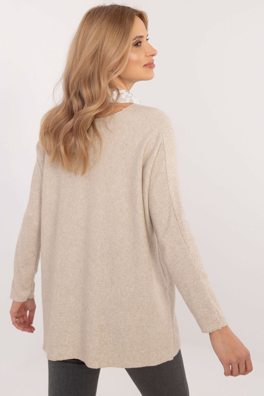 Sweter Damski Model DHJ-BZ-19226.91 Beige - Italy Moda203743 - Beżowy - obrazek 3