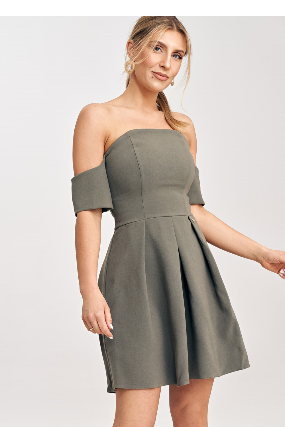 Sukienka Model M1026 Olive - Figl204342 - Zielony - obrazek 4