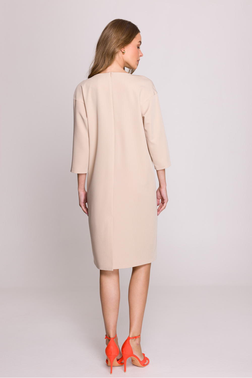 Sukienka Model S394 Beige - Stylove209133 - Beżowy - obrazek 3