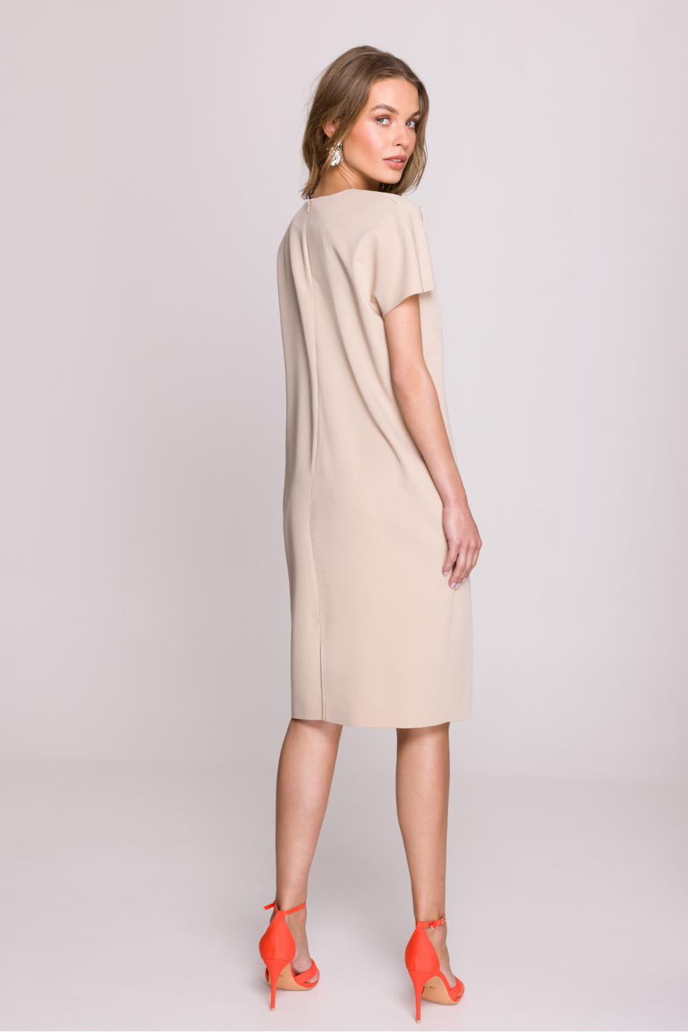 Sukienka Model S392 Beige - Stylove209147 - Beżowy - obrazek 3