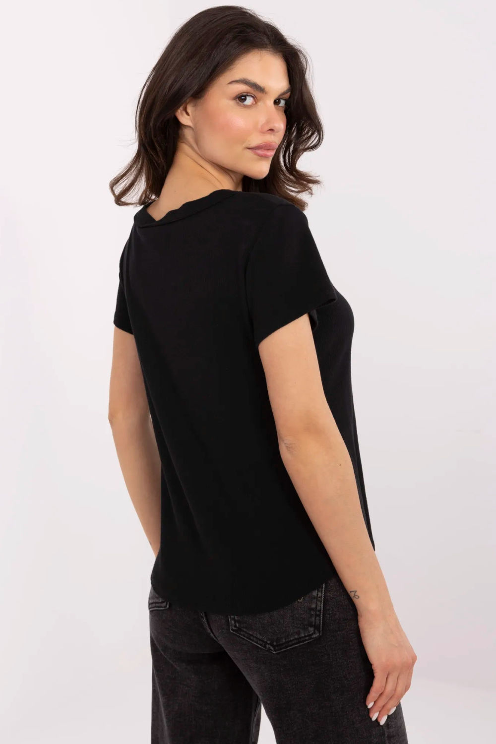 Bluzka Model DHJ-BZ-25168.00 Black - Italy Moda210045 - Czarny - obrazek 3