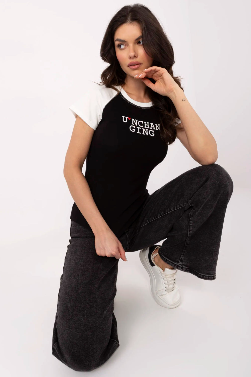 T-shirt Damski Model NM-TS-V7939.50 Black/White - NM210115 - Czarny - obrazek 2