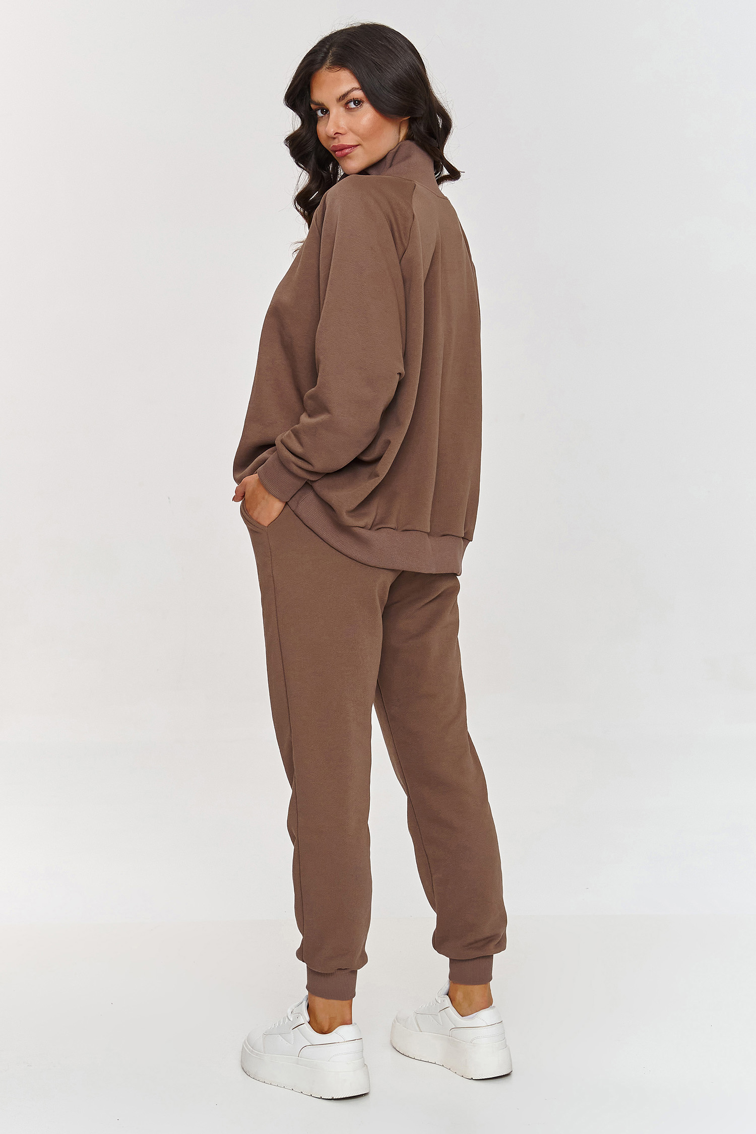 Spodnie Komplet Model A5 Mocca - Makadamia209755 - Brązowy - obrazek 2
