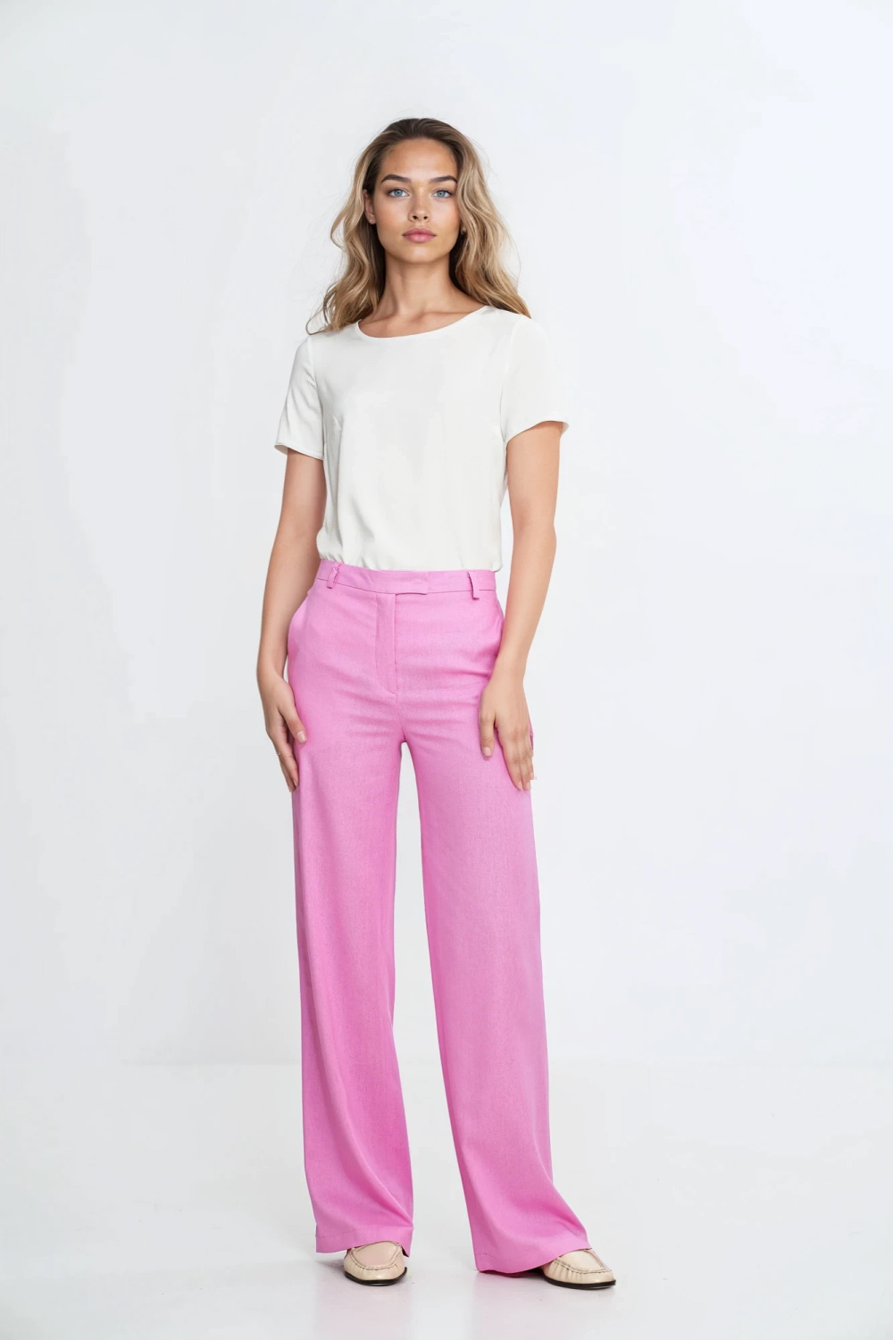 Bluzka basic z krótkim rękawem B193 Ecru - Nife211801 - Beżowy - obrazek 2