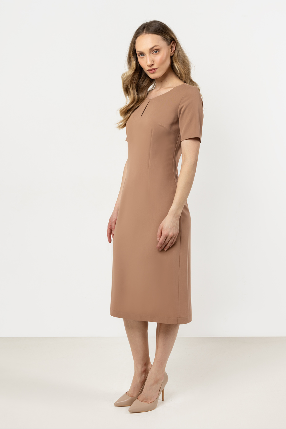 Sukienka Model A706 Cappuccino - awama212247 - Beżowy - obrazek 2