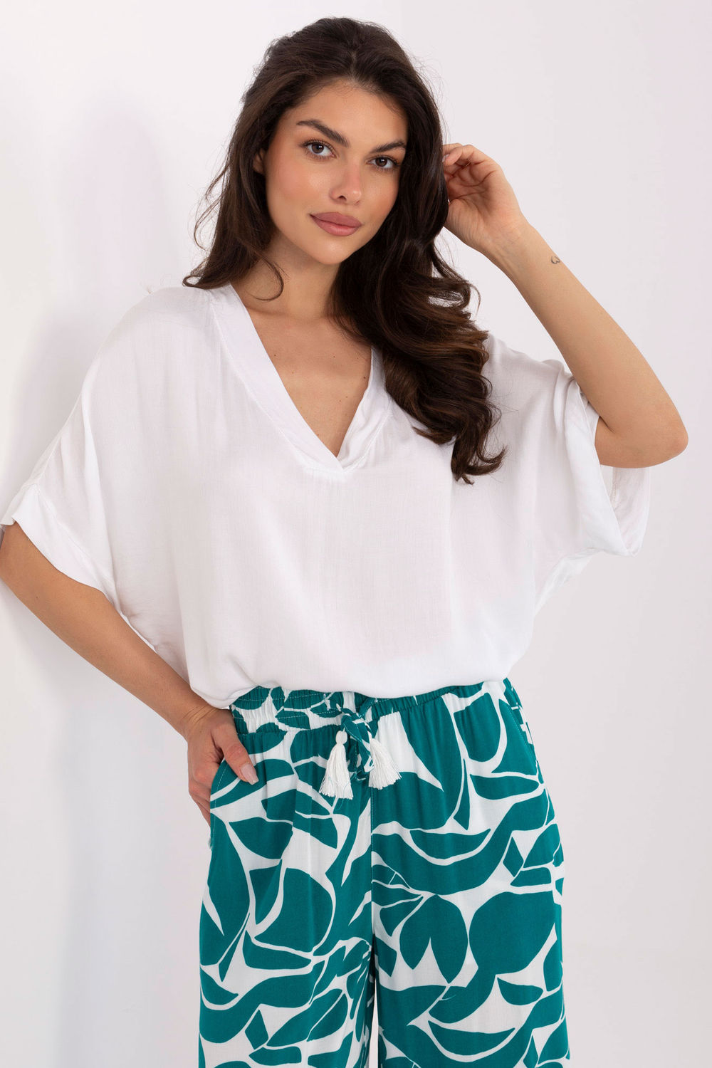 Bluzka Model TW-BZ-BI-3228.75 White - Och Bella215226 - Biały - obrazek 2