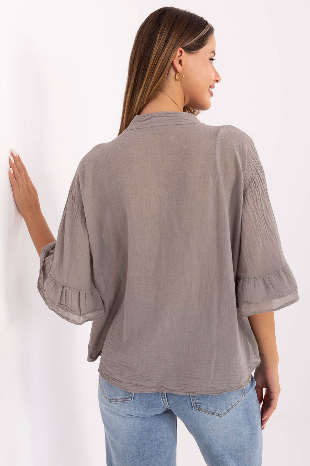 Koszula Damska Model MI-KS-92224.95 Dark Beige - Italy Moda215813 - Beżowy - obrazek 3