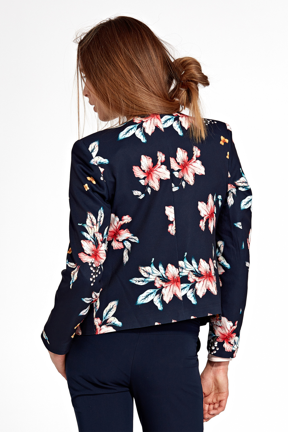 Krótki granatowy żakiet w kwiaty Z57 Flowers - Nife216888 - Wielokolorowy - obrazek 3