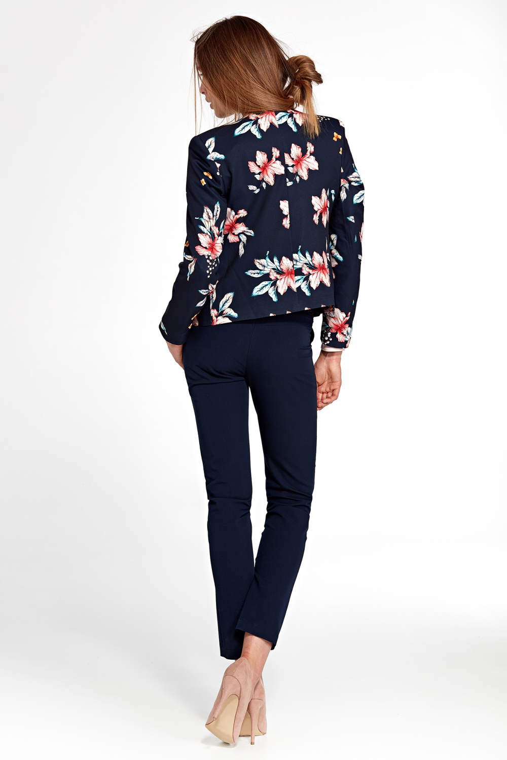 Krótki granatowy żakiet w kwiaty Z57 Flowers - Nife216888 - Wielokolorowy - obrazek 4