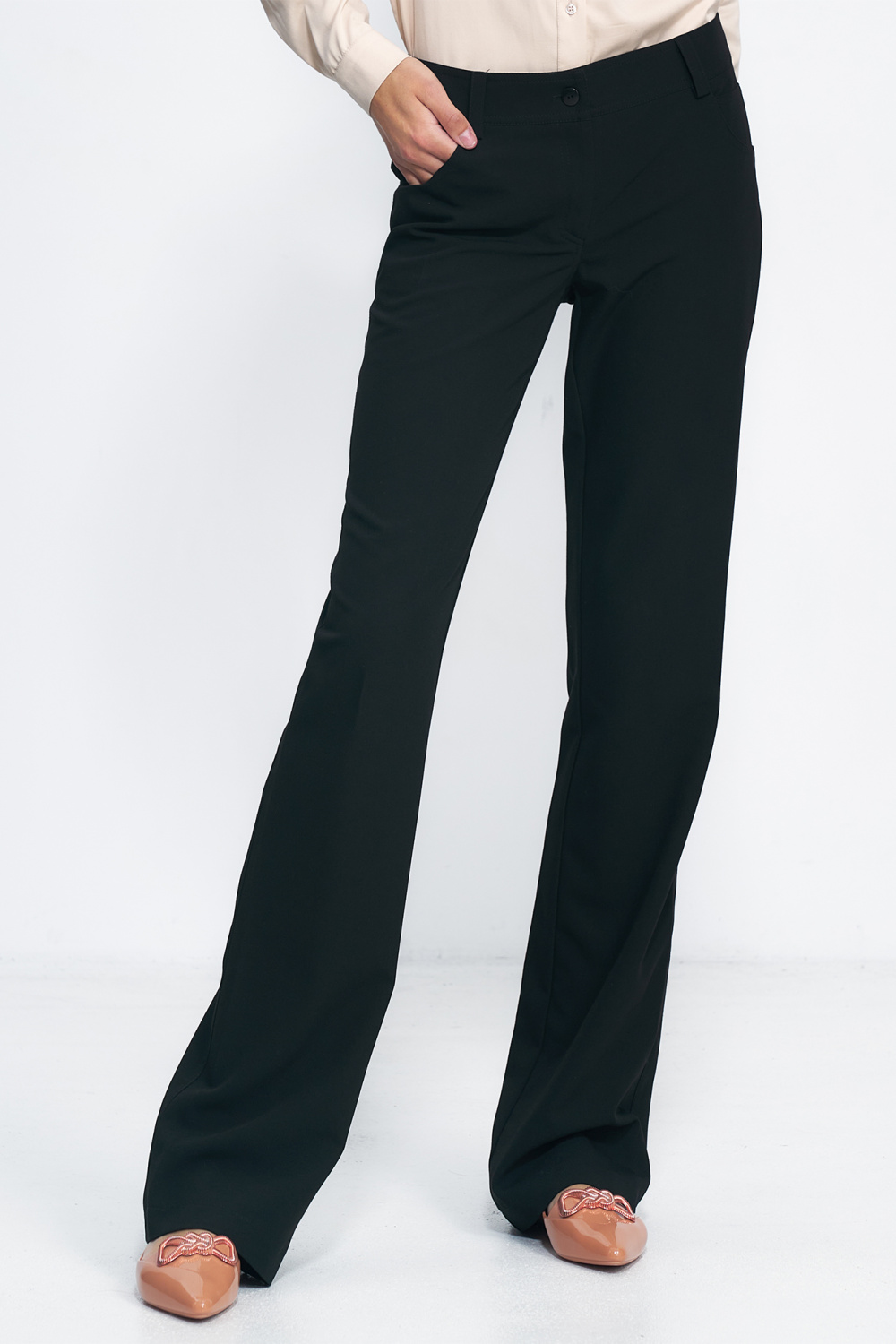 Spodnie Czarne spodnie typu bootcut SD100 Black - Nife216890 - Czarny