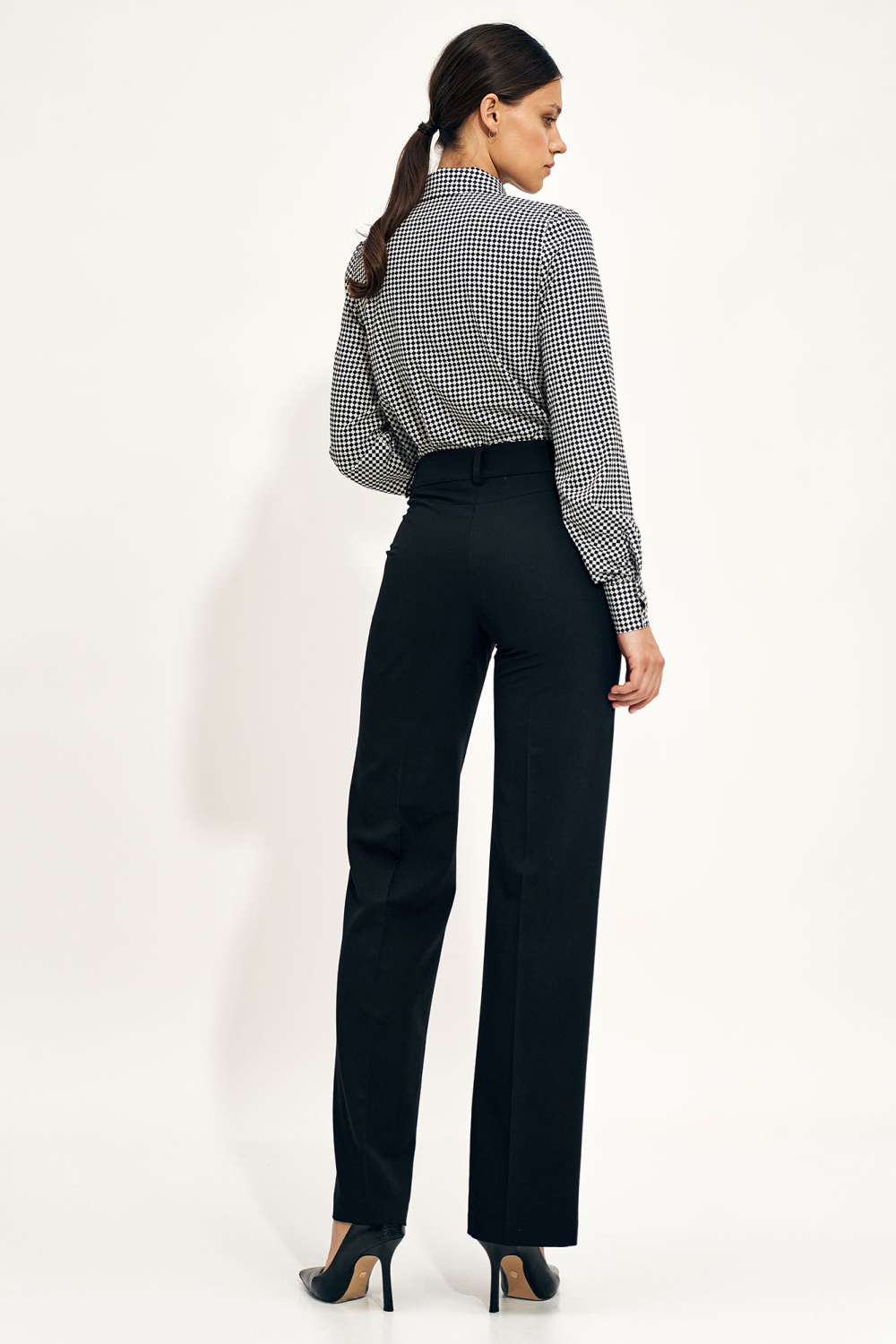 Spodnie Czarne spodnie typu wide leg SD108 Black - Nife216892 - Czarny - obrazek 3