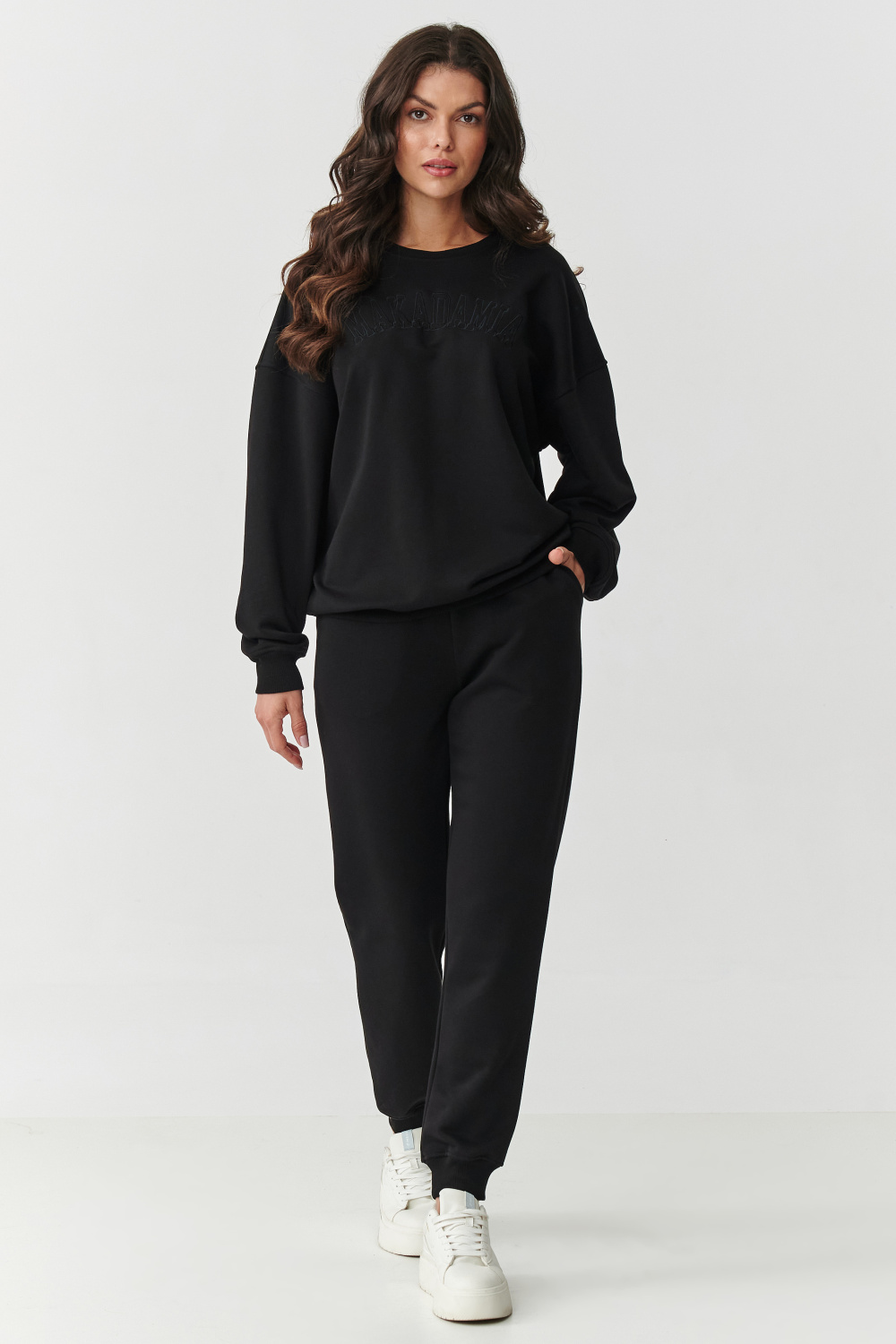 Spodnie Komplet Model M889 Black - Makadamia216939 - Czarny