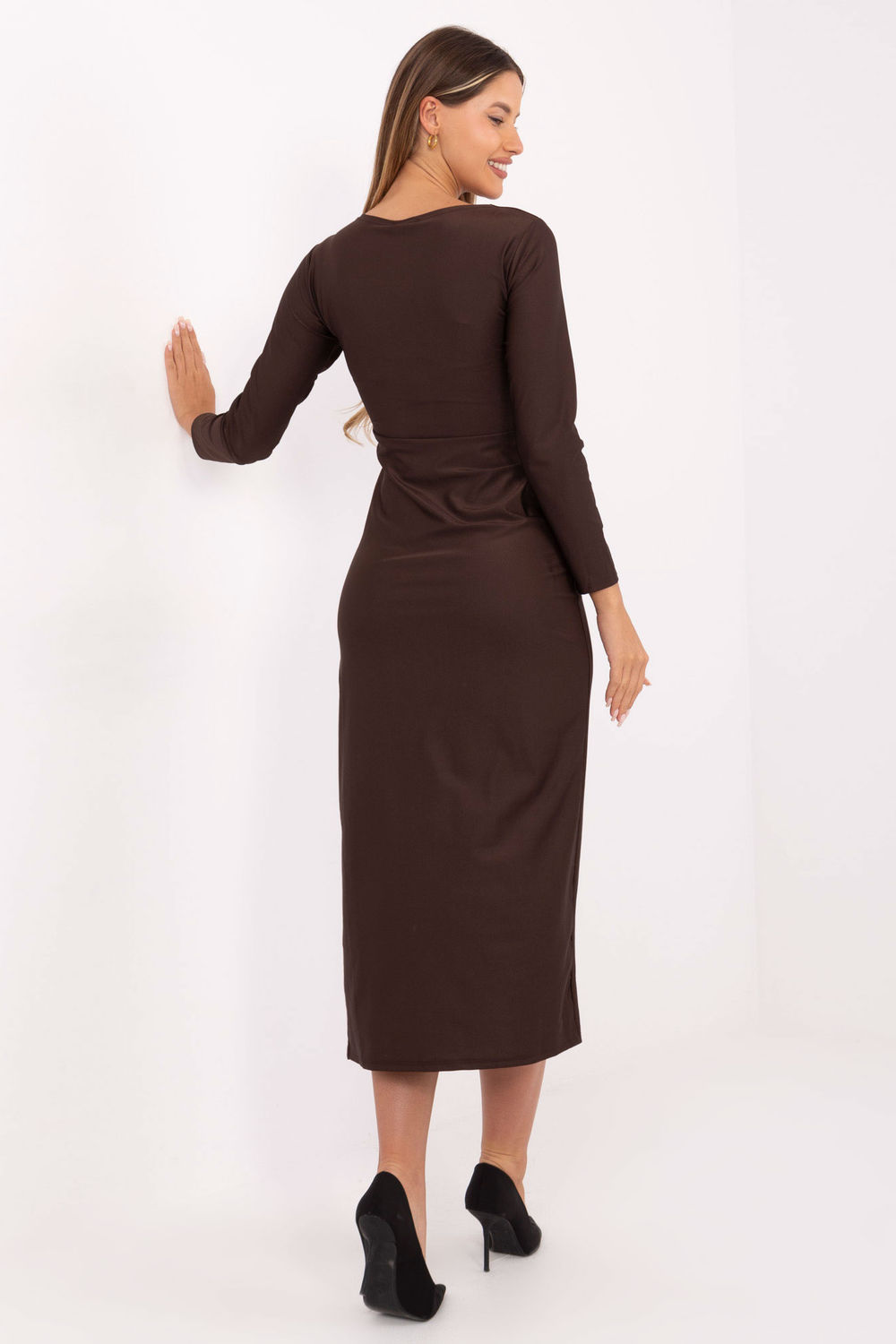 Sukienka Model IT-SK-21609.83 Dark Brown - Italy Moda217008 - Brązowy - obrazek 3