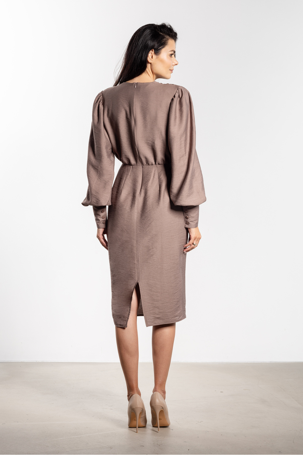 Sukienka Model A735 Taupe - awama219014 - Brązowy - obrazek 3