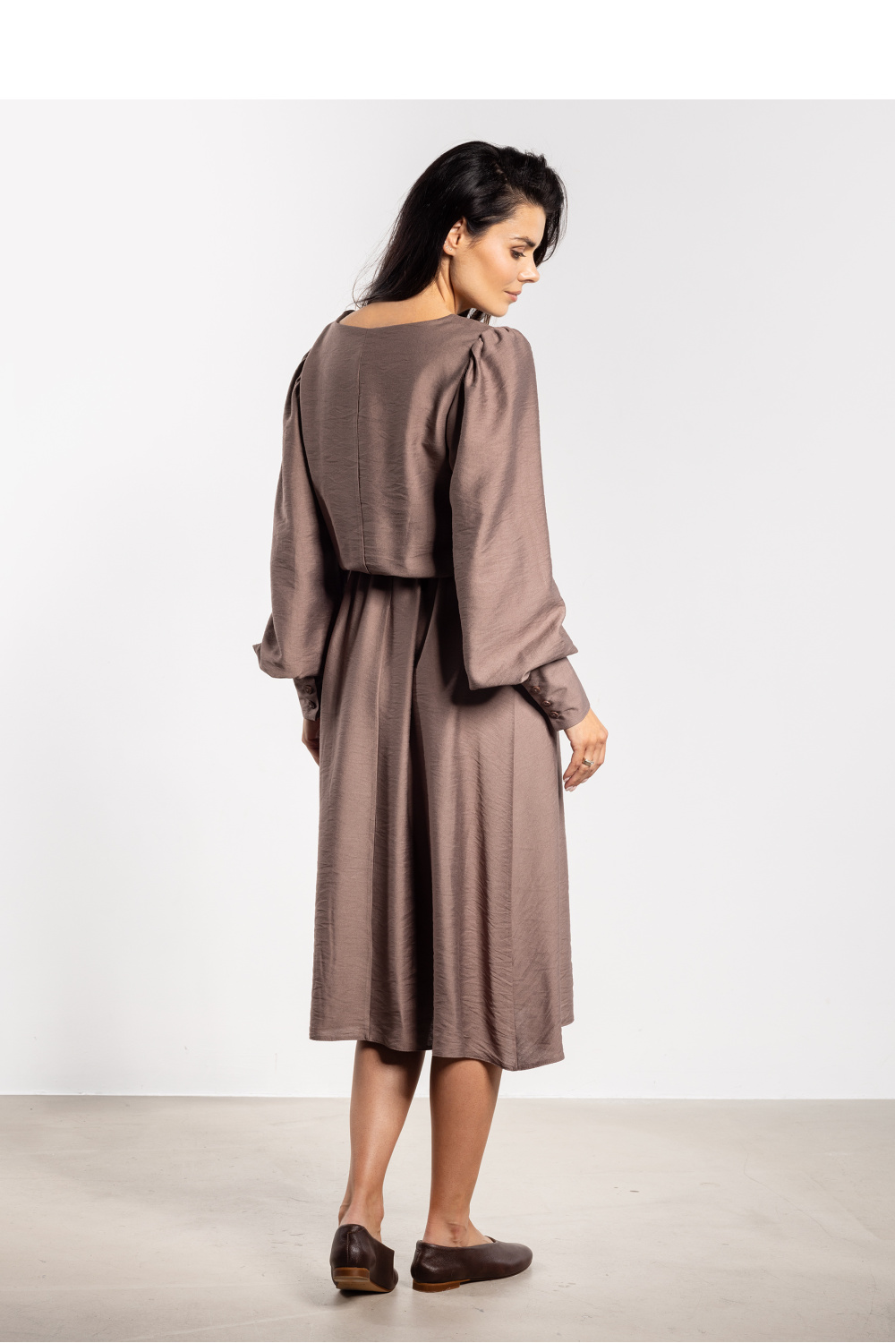 Sukienka Model A732 Taupe - awama219023 - Brązowy - obrazek 3