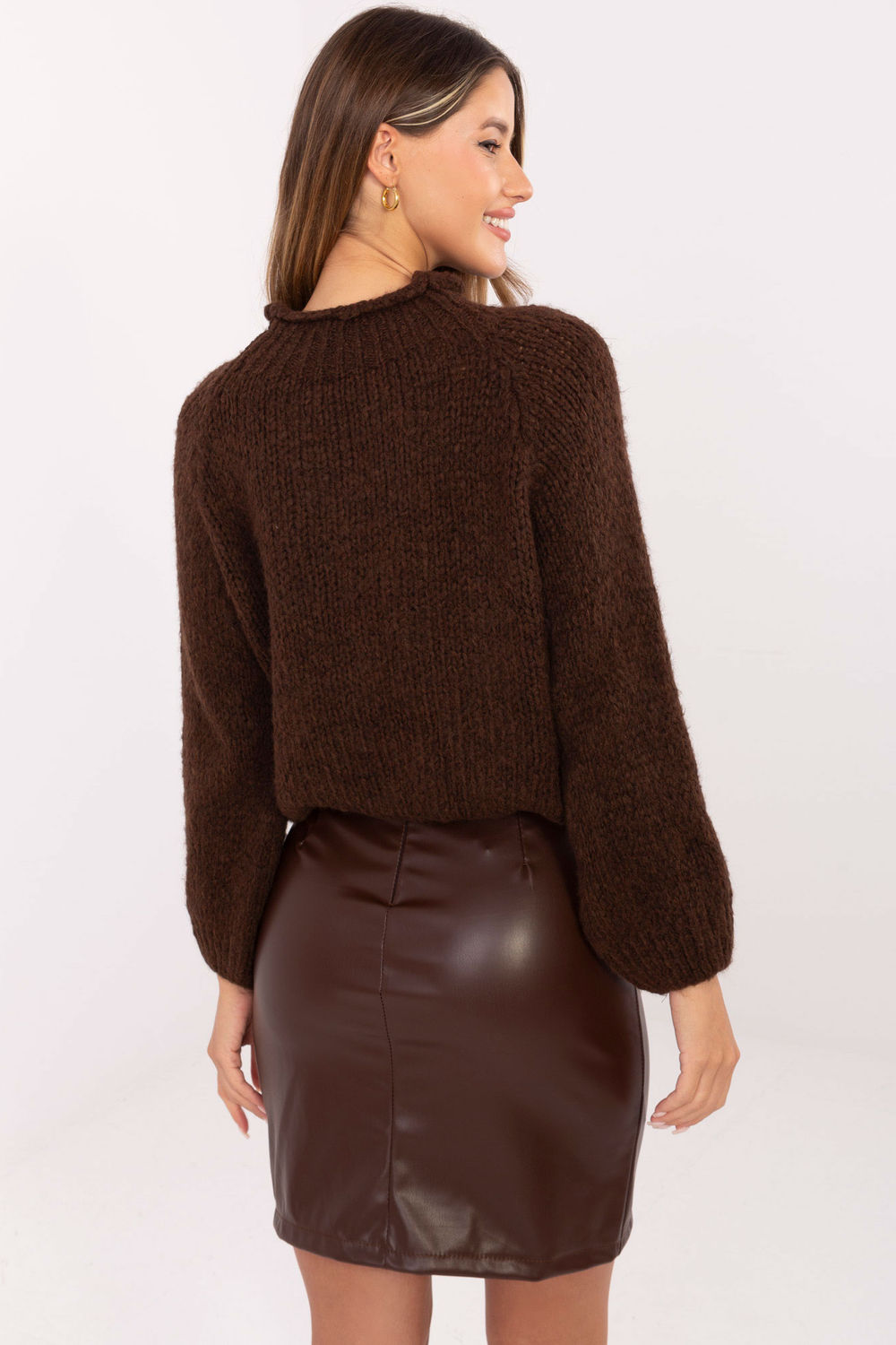 Sweter Damski Model MI-SW-1311.31 Brown - Italy Moda219223 - Brązowy - obrazek 3
