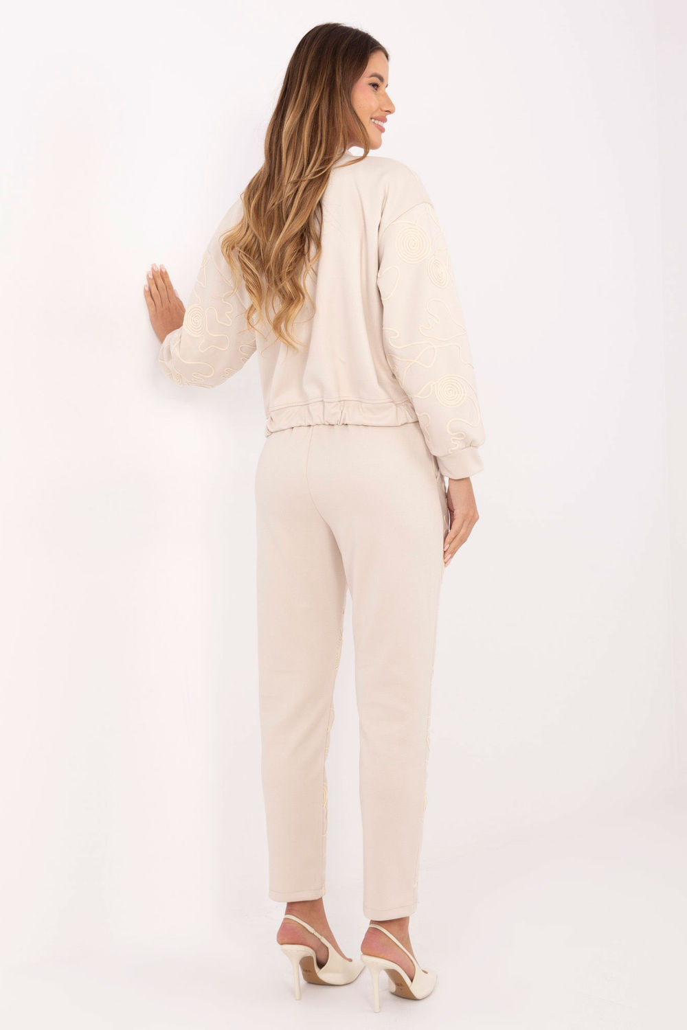 Spodnie Komplet Model IT-KMPL-21736.02P Light Beige - Italy Moda220058 - Beżowy - obrazek 3