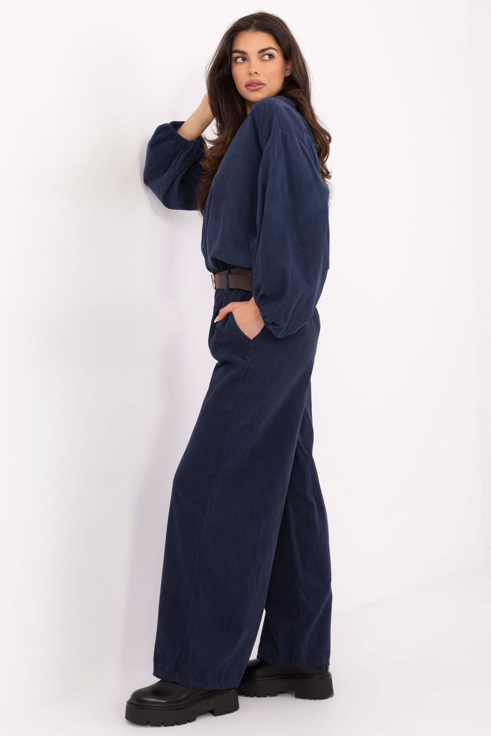 Spodnie Damskie Model IT-SP-25782.73 Navy - Italy Moda220281 - Granatowy - obrazek 2