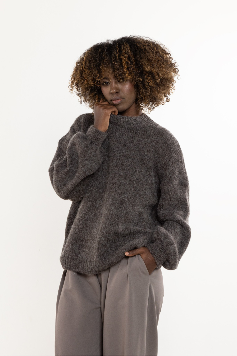 Sweter Damski Model A757 Taupe - awama220849 - Brązowy