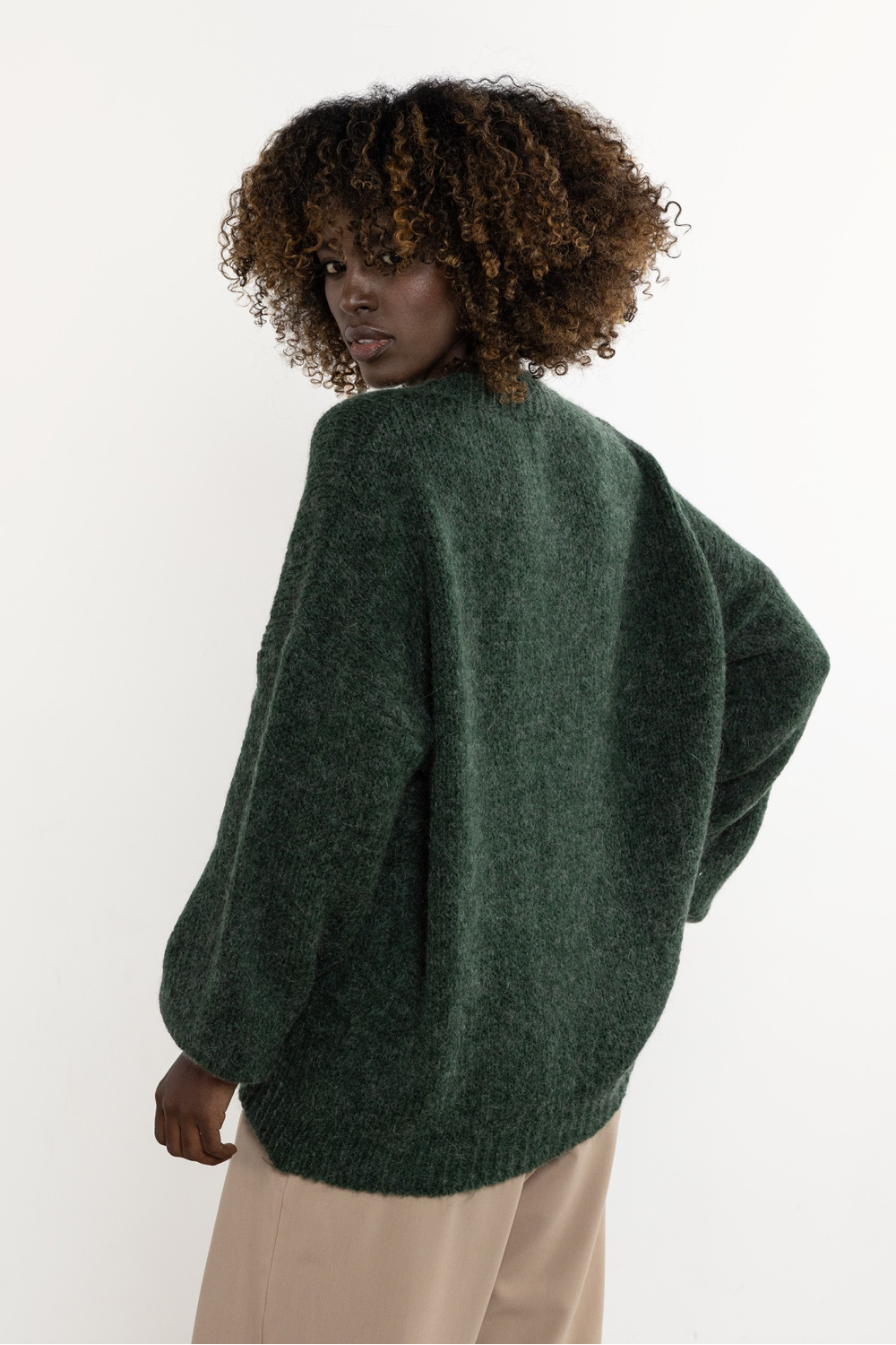 Sweter Damski Model A757 Bottle Green - awama220852 - Zielony - obrazek 3