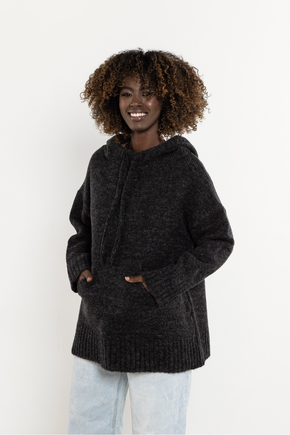 Sweter Damski Model A755 Grafit - awama220857 - Szary - obrazek 2