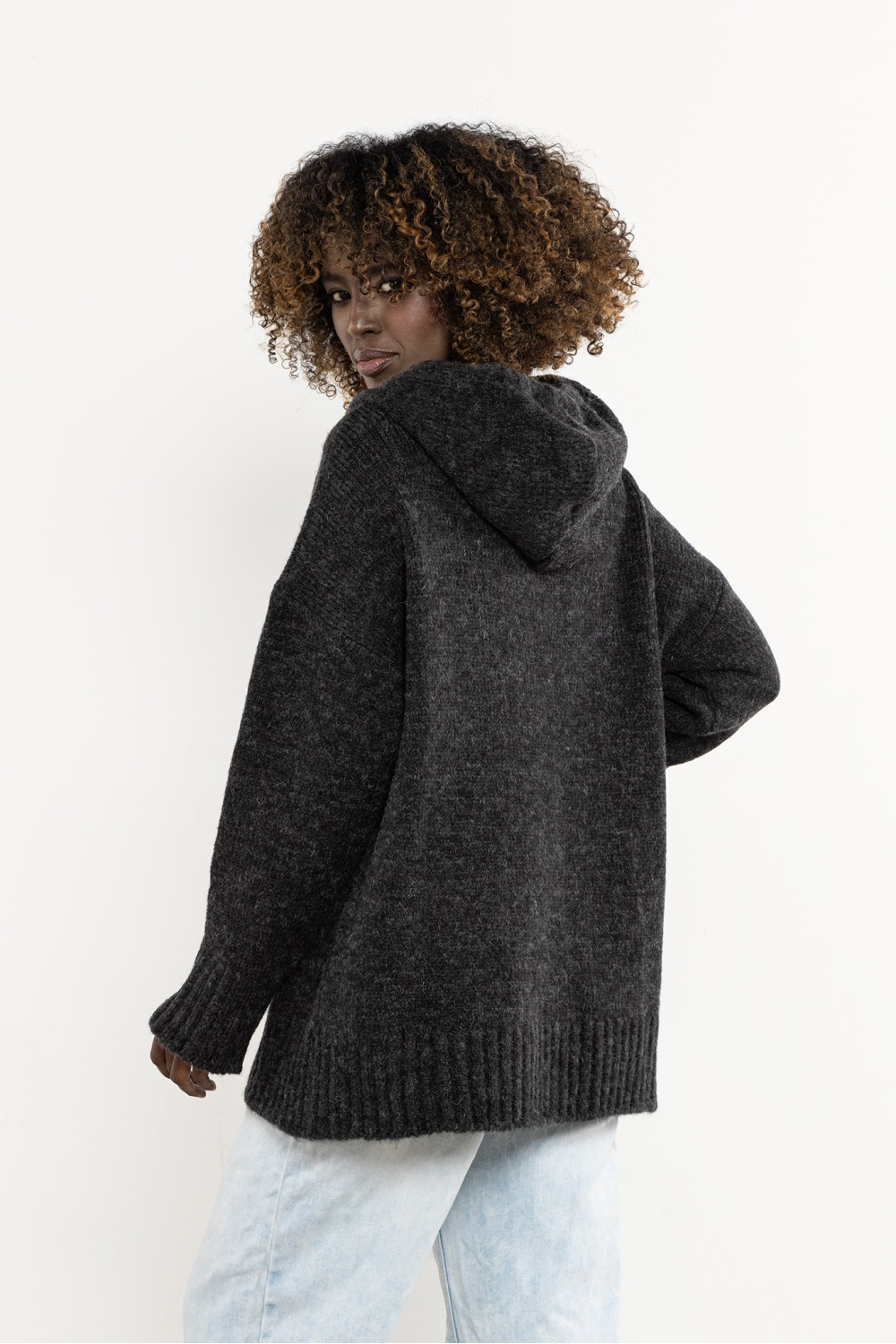 Sweter Damski Model A755 Grafit - awama220857 - Szary - obrazek 3