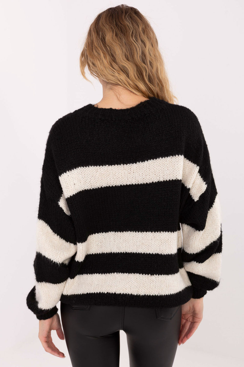 Sweter Damski Model MI-SW-2710.96 Black - Italy Moda221066 - Czarny - obrazek 3
