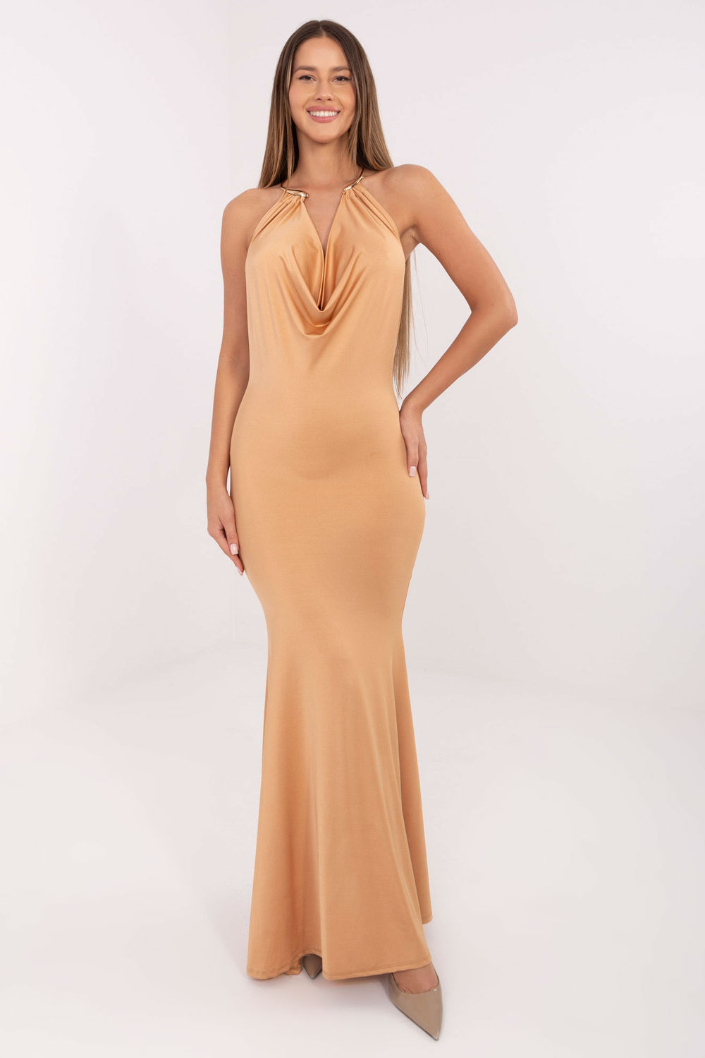 Sukienka Model IT-SK-21859.01P Camel - Italy Moda221318 - Brązowy