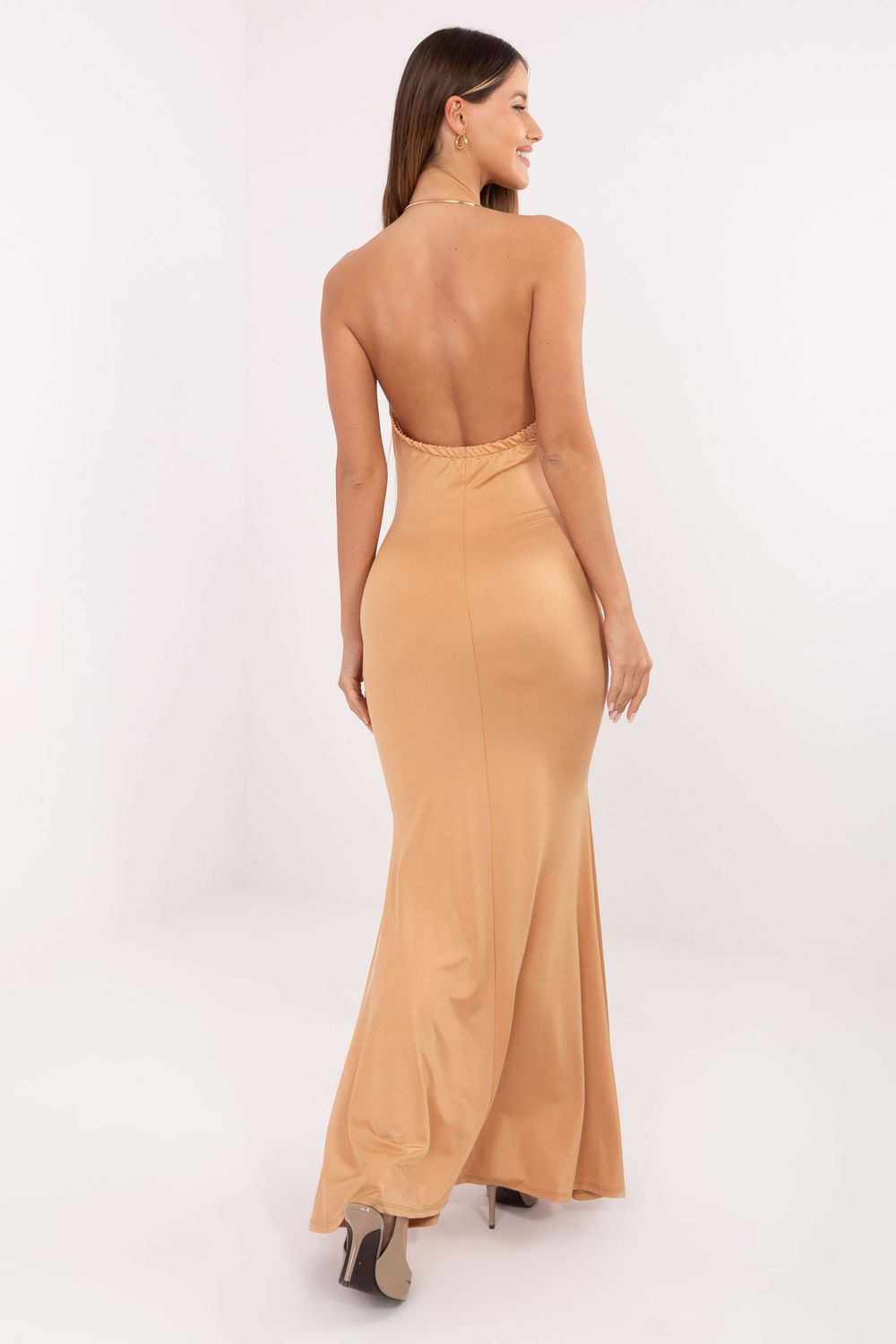 Sukienka Model IT-SK-21859.01P Camel - Italy Moda221318 - Brązowy - obrazek 3