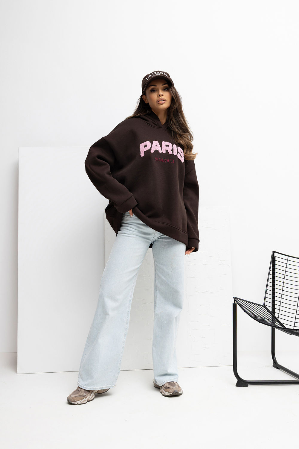 Bluza Damska Model RV-BL-A1041.59 Dark Brown - Rue Paris221549 - Brązowy - obrazek 2