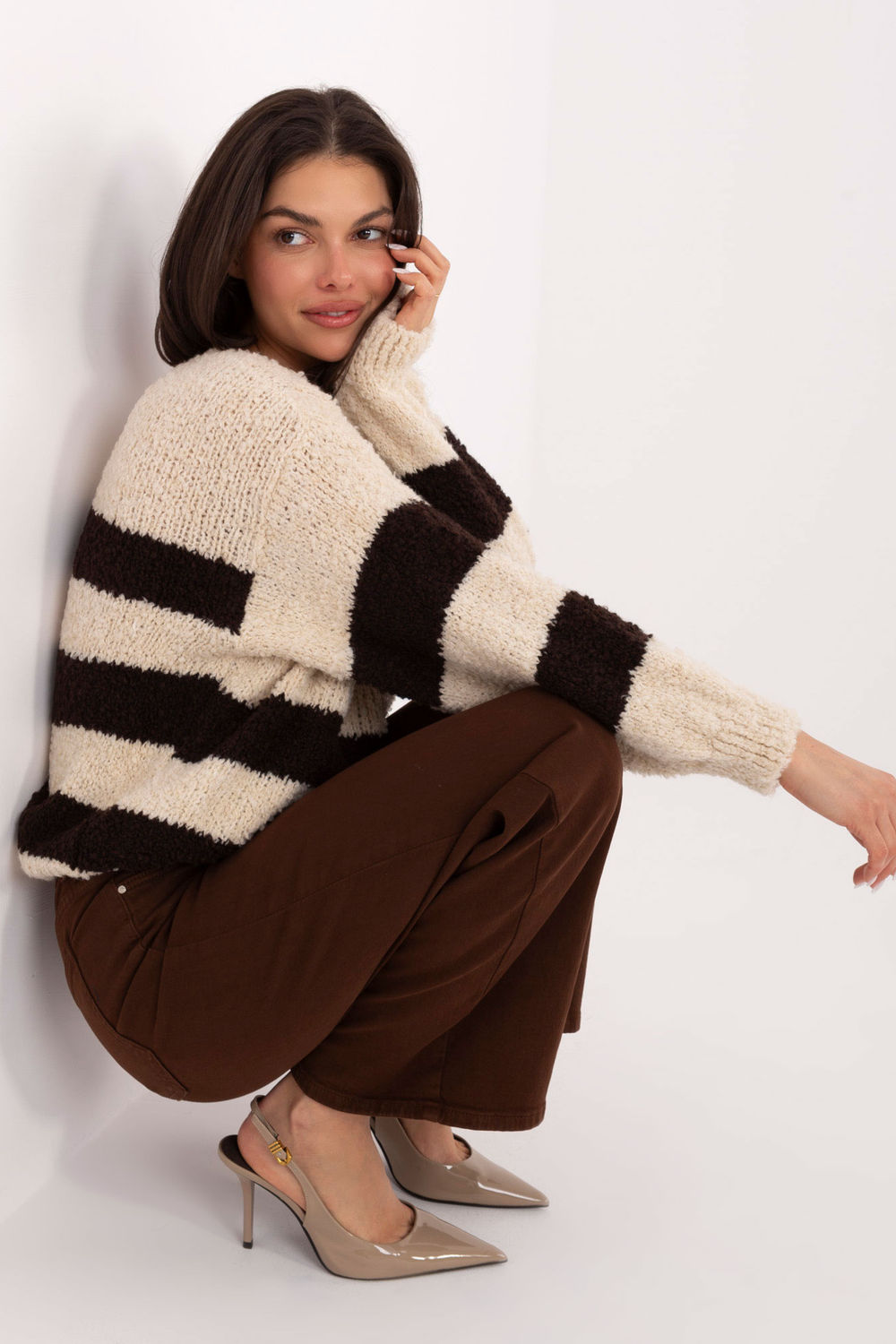 Sweter Damski Model MI-SW-WK3031.22 Beige - Italy Moda221551 - Beżowy - obrazek 2