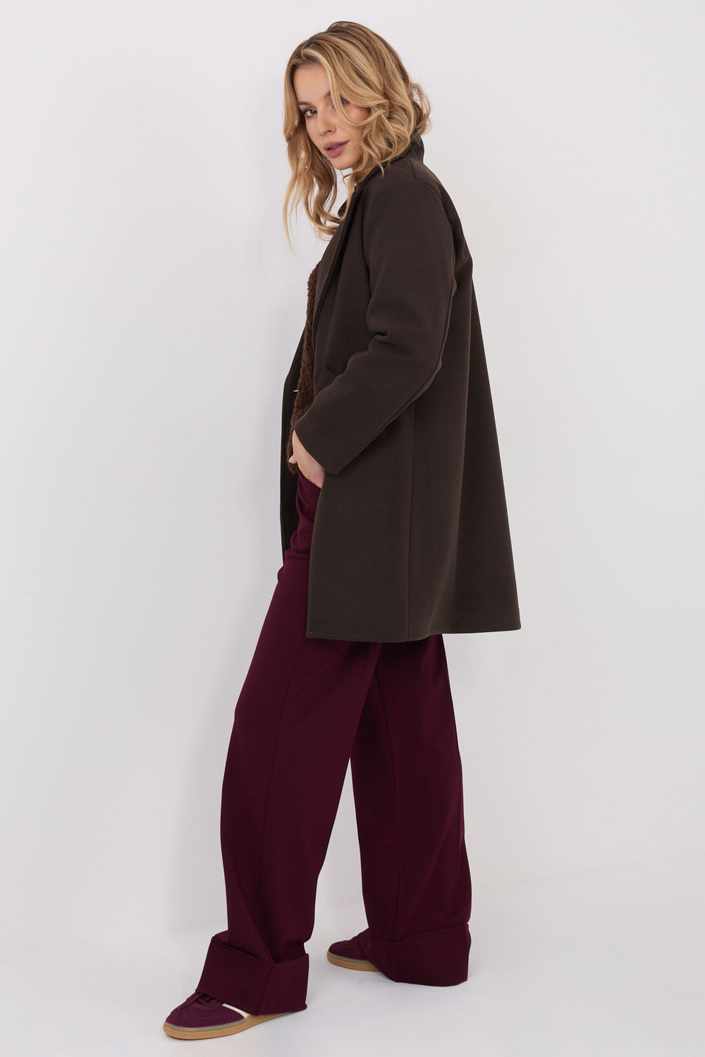 Płaszcz Damski Model IT-PL-20238.23 Dark Brown - Italy Moda222160 - Brązowy - obrazek 2