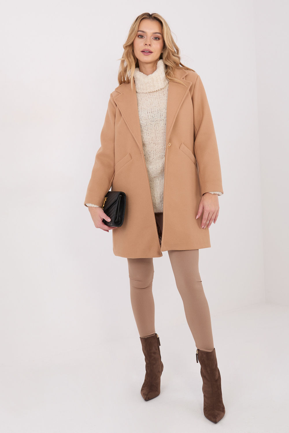 Płaszcz Damski Model IT-PL-20238.23 Camel - Italy Moda222164 - Brązowy