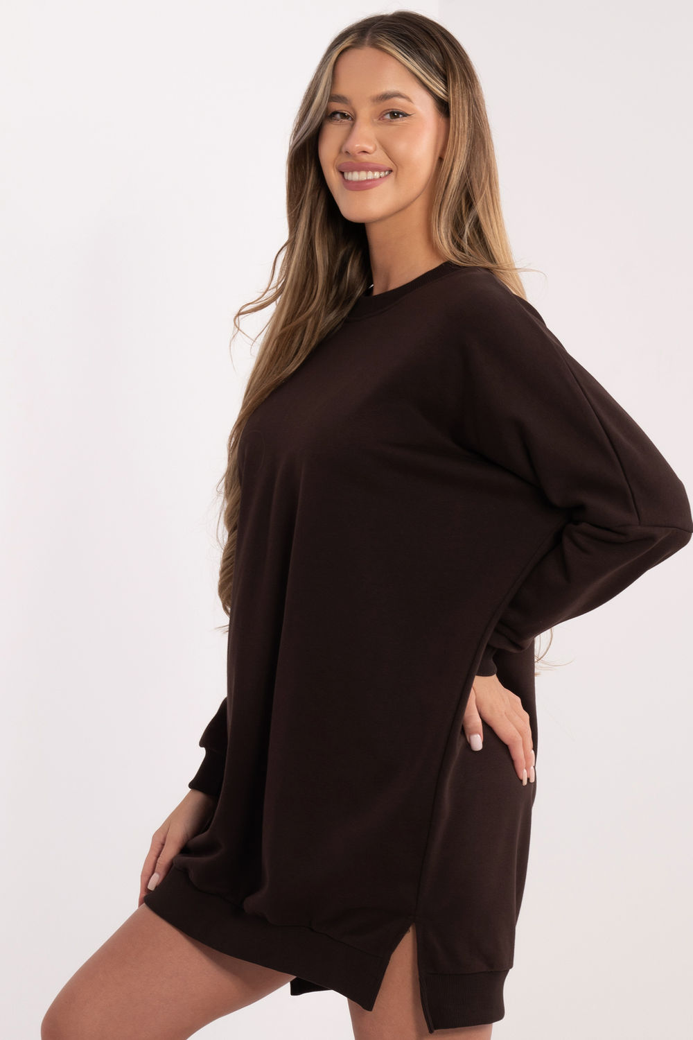 Sukienka Model RV-SK-6019.67 Dark Brown - Relevance222413 - Brązowy