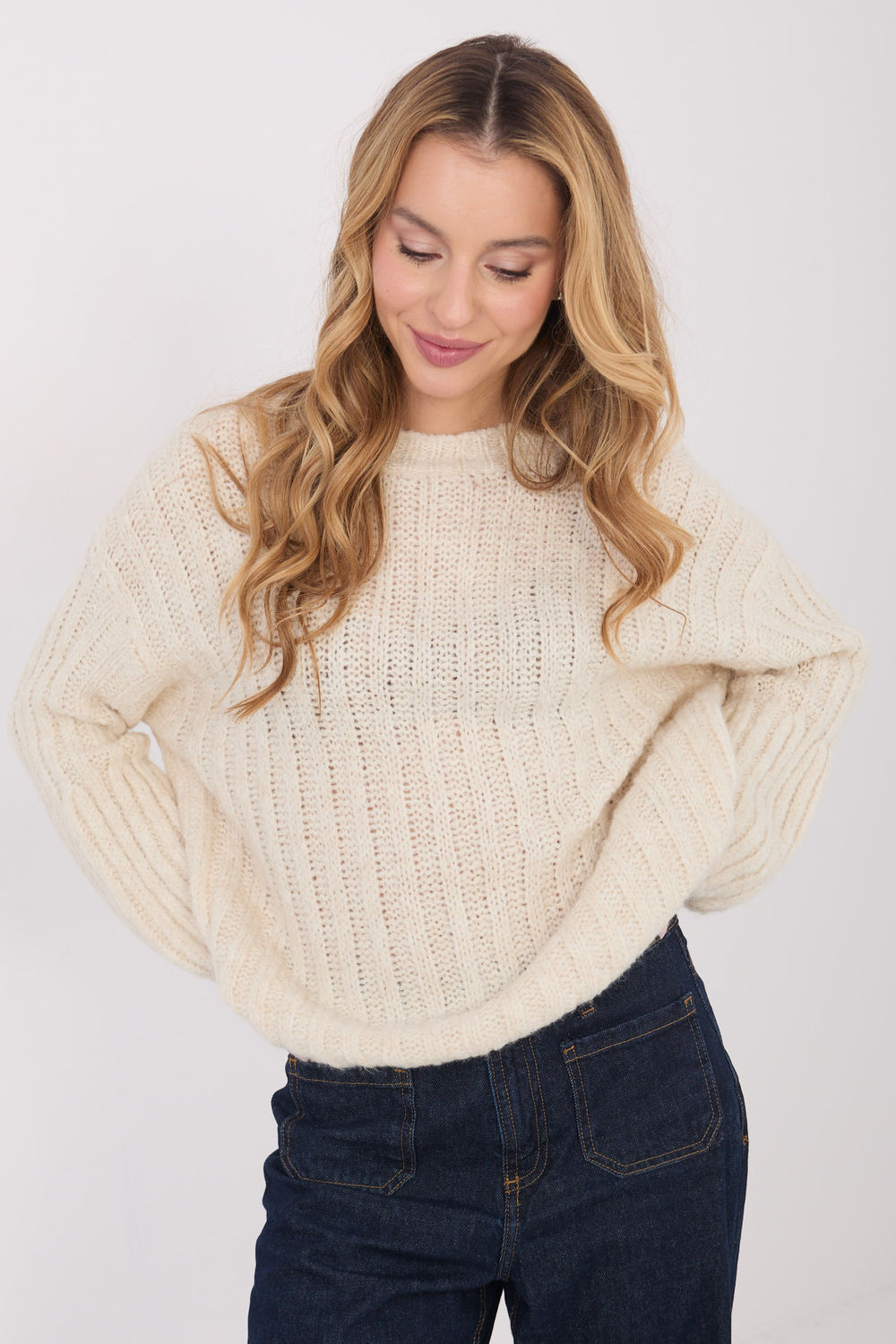 Sweter Damski Model MI-SW-1215.97 Light Beige - Italy Moda223410 - Beżowy