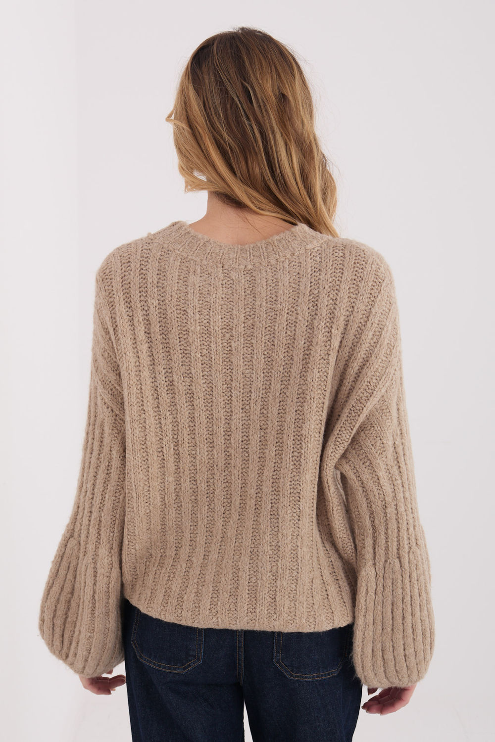 Sweter Damski Model MI-SW-1215.51 Dark Beige - Italy Moda223414 - Beżowy - obrazek 3