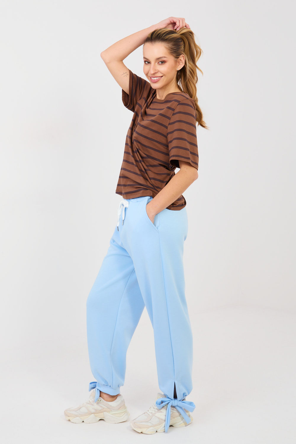 Spodnie Dresowe Model IT-SP-9987.16 Light Blue - Italy Moda223469 - Niebieski - obrazek 2