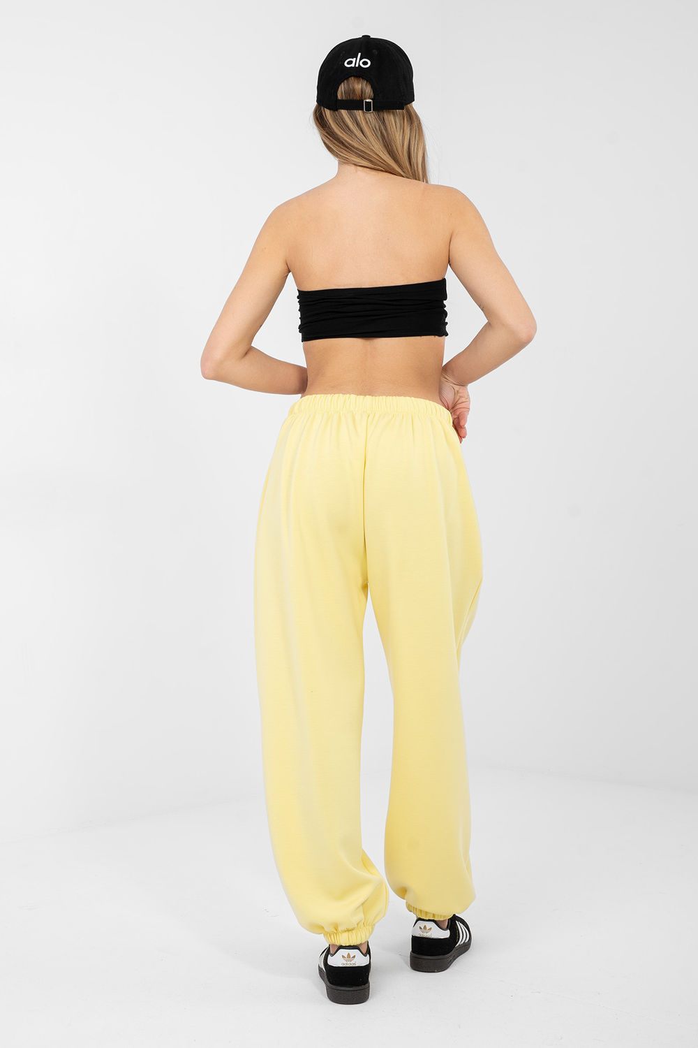 Spodnie Dresowe Model IT-SP-9995.12P Light Yellow - Italy Moda223750 - Żółty - obrazek 3